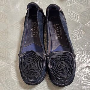 L'ATISTE Navy Loafers with Floral Detail